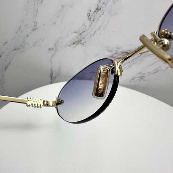 New MIU MIU Sunglasses - Picture 11 of 16